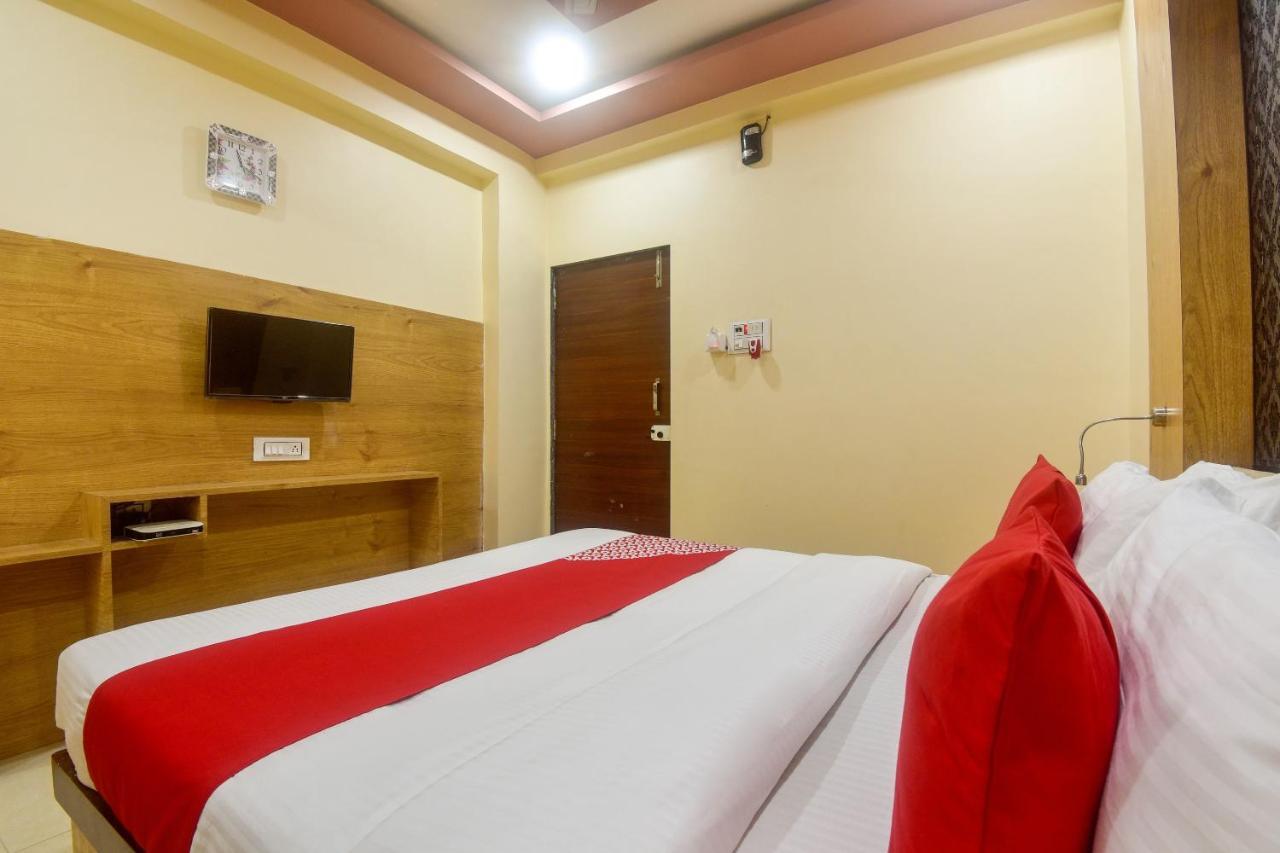 Oyo 60773 Ruchita Loadging & Boarding Otel Mumbai Dış mekan fotoğraf