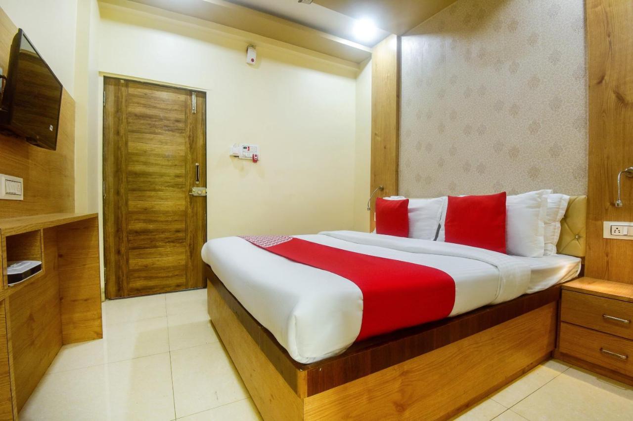 Oyo 60773 Ruchita Loadging & Boarding Otel Mumbai Dış mekan fotoğraf