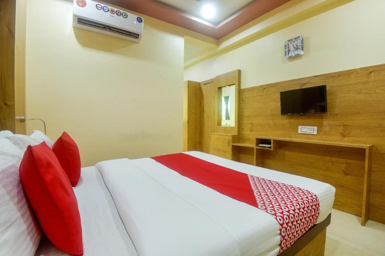 Oyo 60773 Ruchita Loadging & Boarding Otel Mumbai Dış mekan fotoğraf