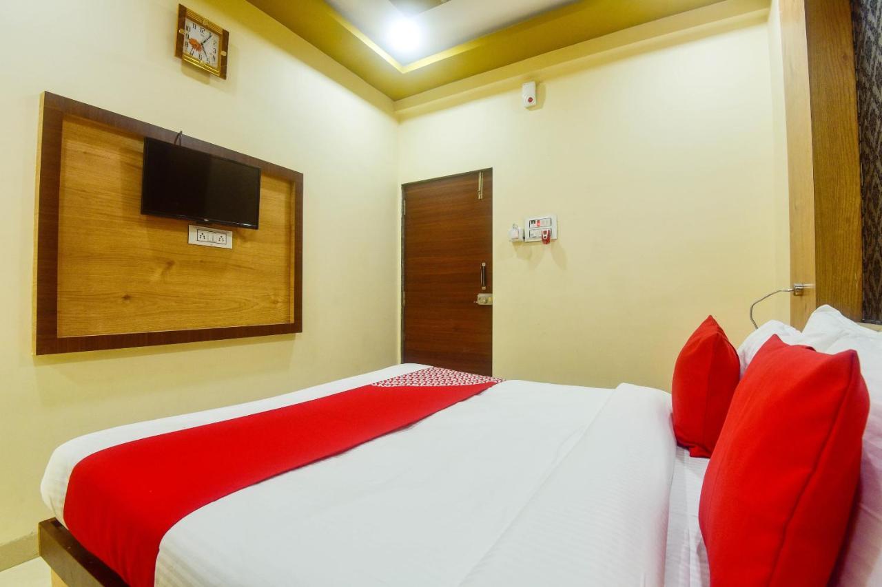 Oyo 60773 Ruchita Loadging & Boarding Otel Mumbai Dış mekan fotoğraf