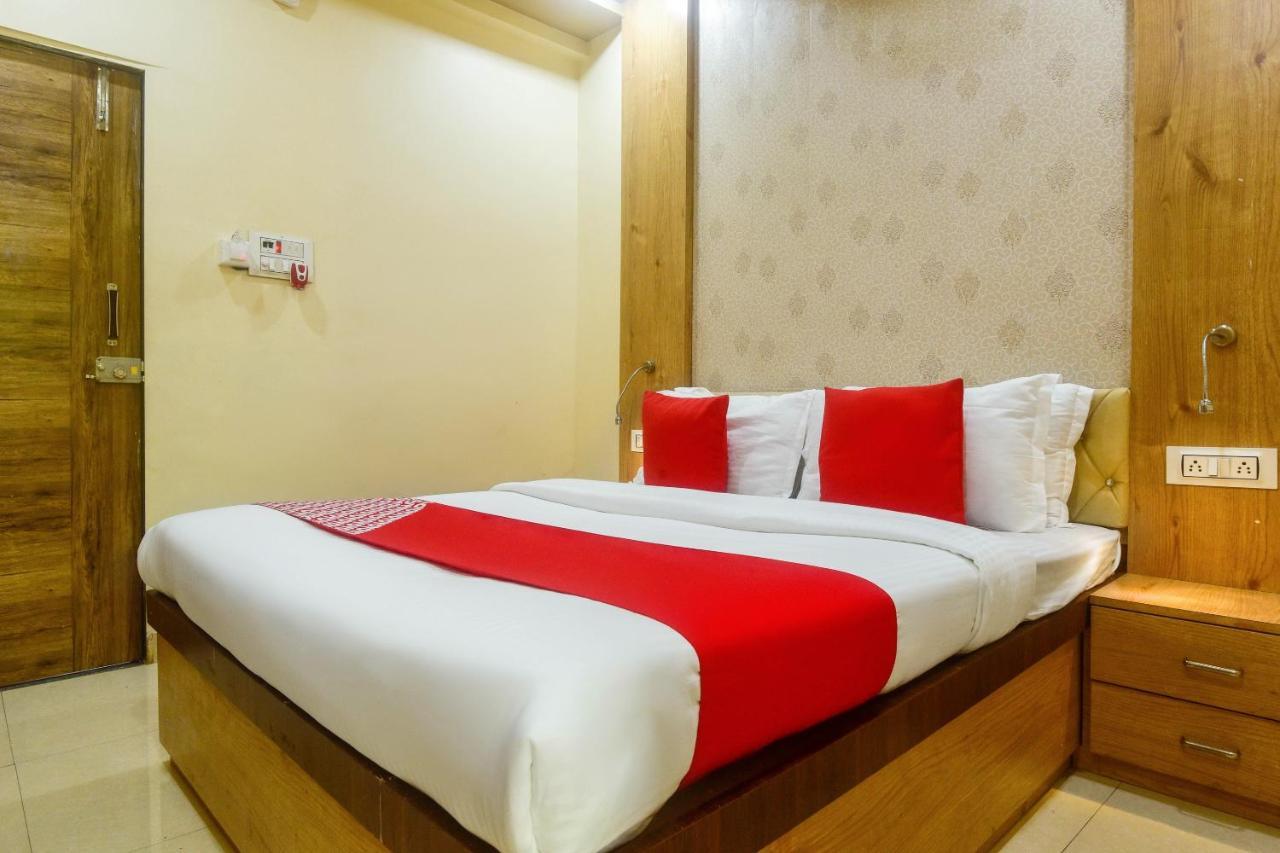 Oyo 60773 Ruchita Loadging & Boarding Otel Mumbai Dış mekan fotoğraf
